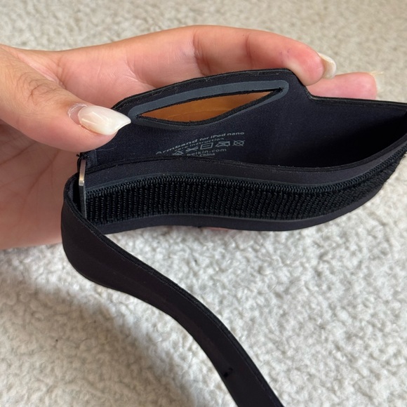 Belkin Black Armband for iPod Nano - Picture 6 of 6